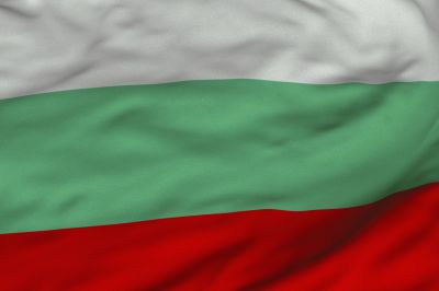 Flaga Bułgarii jest podzielona na 3 poziome pasy: biały, zielony, czerwony
