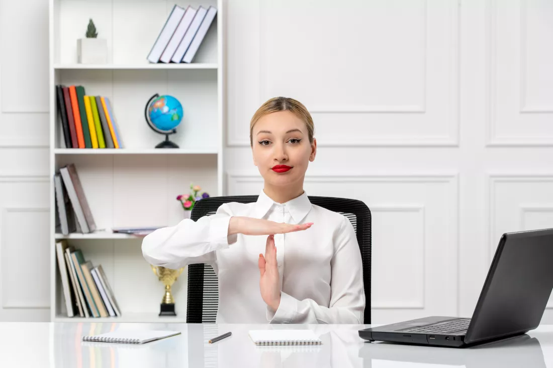 customer-service-cute-girl-white-shirt-with-red-lipstick-laptop-showing-finish-gesture